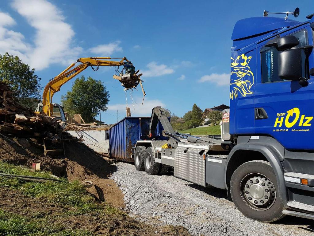 Materialabtransport nach Gebäuderückbau